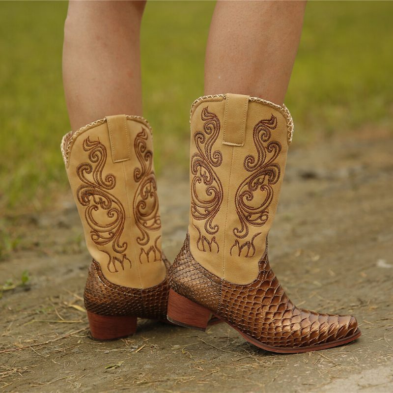 Pluss Størrelse Kvinner Brodert Skjøting Chunky Heel Mid Calf Cowboy Støvler