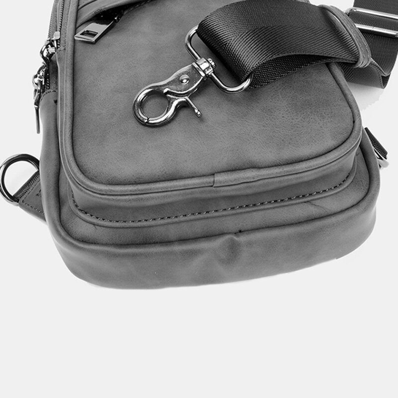 Herre Ensfarget Hodetelefon Hulldesign Flerlommet Brystveske Uformelt Utendørs Pu Mykt Skinn Slitasjebestandig Crossbody-vesker Skulderveske