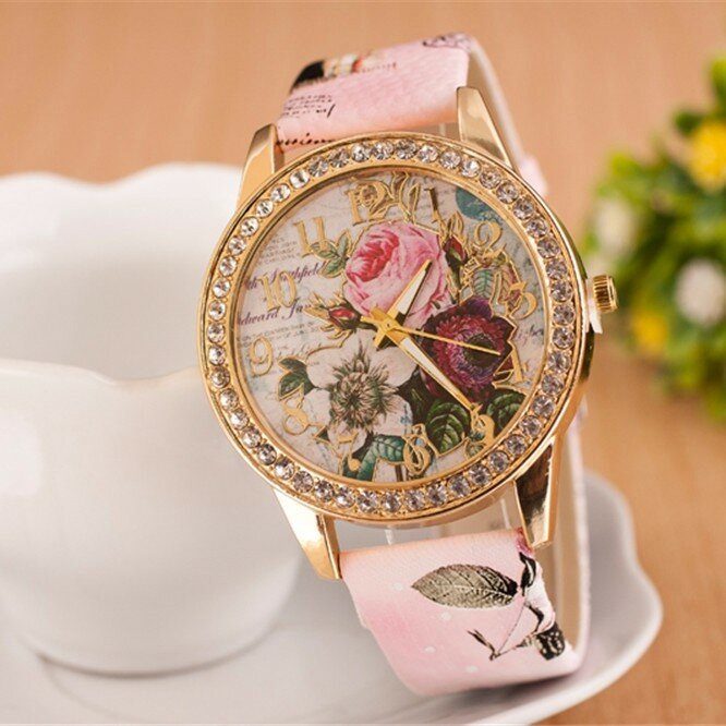 Mote Bohemia Style Dame Klokke Lærreim Retro Rose Pattern Quartz Watch