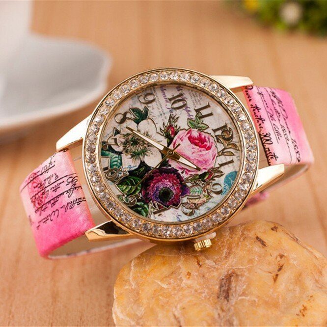 Mote Bohemia Style Dame Klokke Lærreim Retro Rose Pattern Quartz Watch