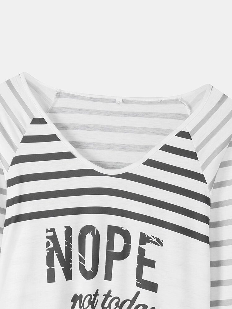 Dame Letter Striped Print V-hals Raglan Ermer Enkel Bluse