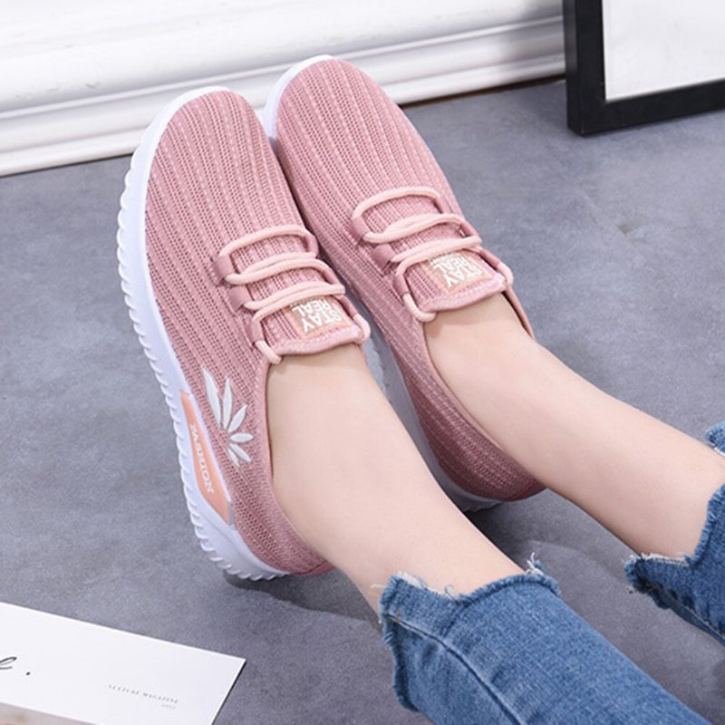 Kvinner Lett Comfy Pustende Mesh Slip On Flate Sneakers