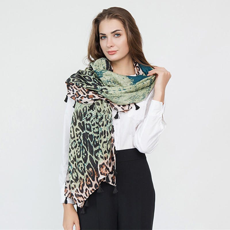 Dame Gradient Leopard Print Mote Dusk Frynseskjerf