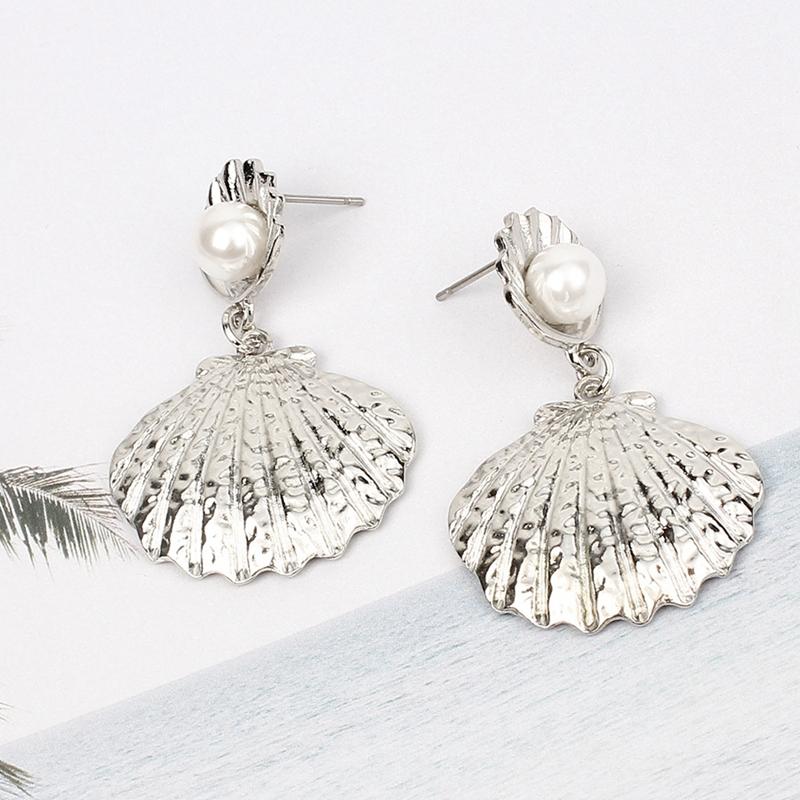 Elegant Shell Pearl Ear Drop Sink Alloy Øredobber I Trendy Stil For Kvinner