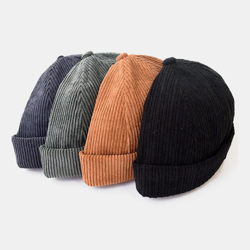 Menn Landeier Cap Corduroy Bokstaver Oval Etikett All-match Justerbar Brimless Beanie Skull Cap For Kvinner